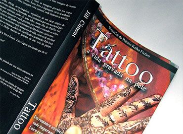 The Tattoo Artist Portuguese Cover